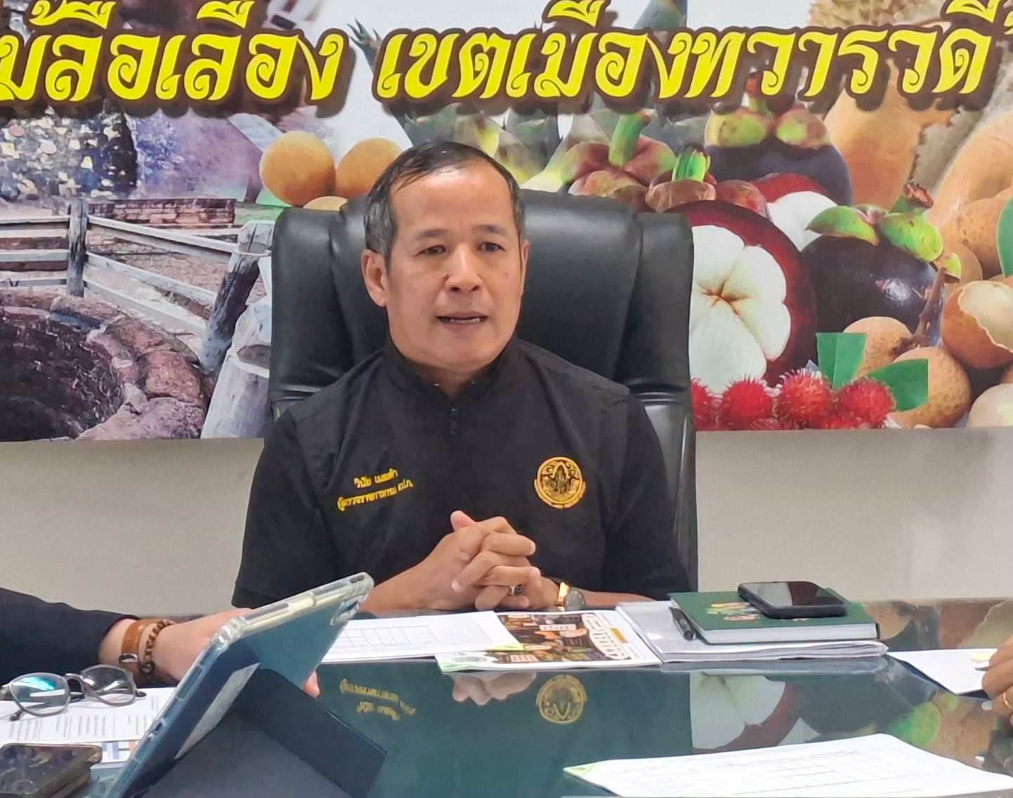 title - วันที่ 13 สิงหาคม 2569 เวลา 14.00 น. นายวิทูล ประดิษฐบุญ ปฏิรูปที่ดินจังหวัดปราจีนบุรี พร้อมด้วย ผู้อำนวยการกลุ่ม/ฝ่าย และเจ้าหน้าที่ ส.ป.ก.ปราจีนบุรี ให้การต้อนรับและเข้าร่วมประชุมพร้อมรายงานผลการดำเนินงานตามแผนงาน/โครงการ ผลการเบิกจ่ายเงินงบประมาณ ประจำปีงบประมาณ พ.ศ. 2569 และรายงานปัญหาอุปสรรค